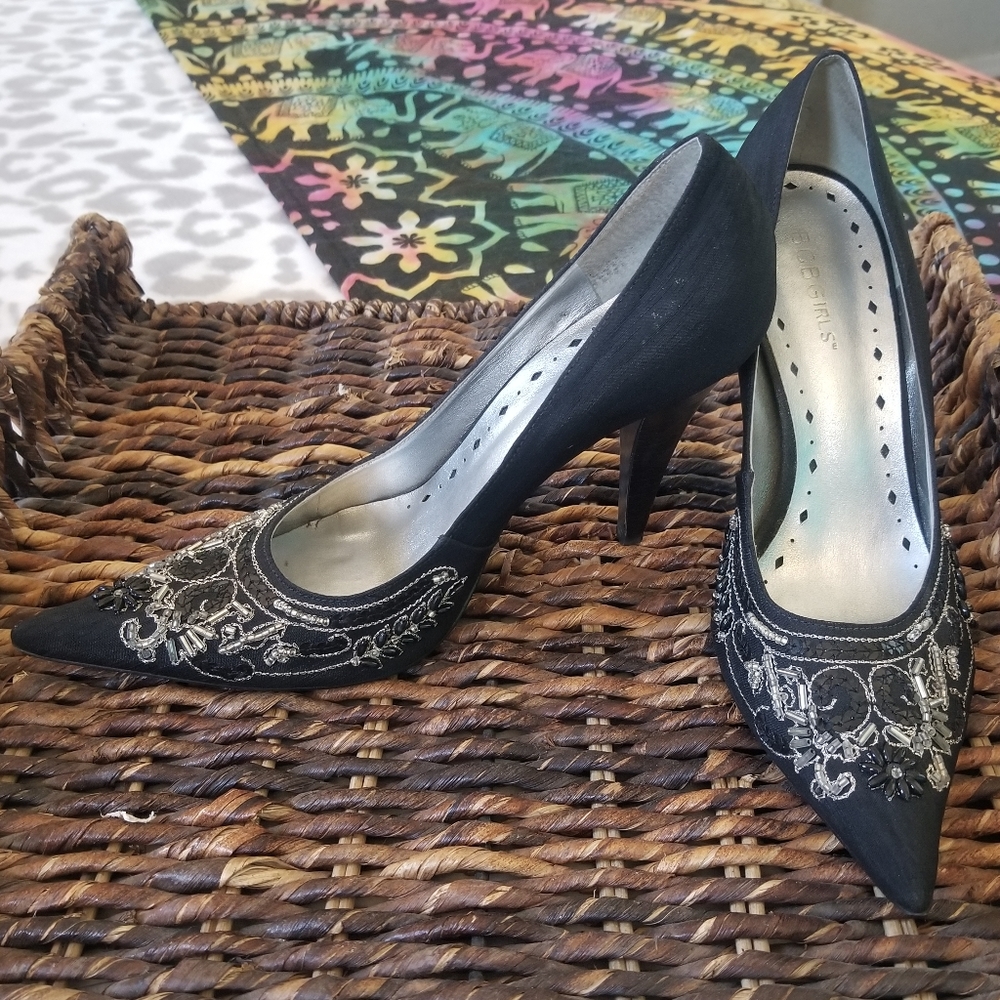 ☆ Beautiful Beaded & Embroidered BCBG Heels ☆